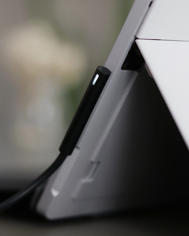 SURFACE PRO 4 - I5 6GEN 4 GB 128GB SSD